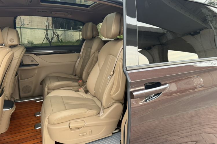 Used Buick GL8 2018 ES 28T Luxury Model China VI Standard Interior 4