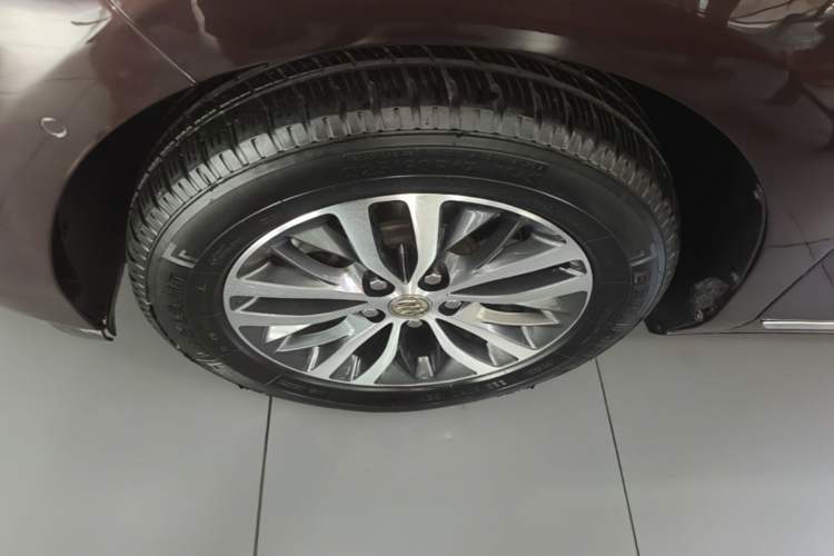 Used Buick GL8 2018 ES 28T Flagship Model China VI Standard Left Front Wheel Hub