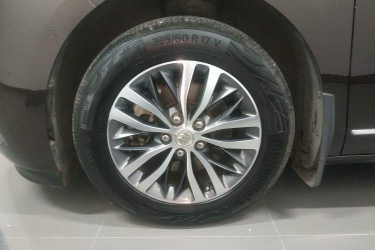 Used Buick GL8 2018 ES 28T Flagship Model China VI Standard Left Front Wheel Hub