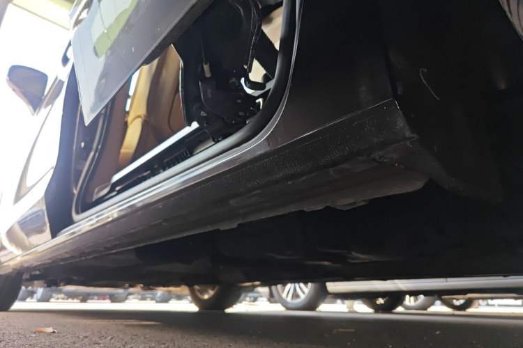 Used Buick GL8 2018 ES 28T Premium Model China VI Standard Left Side Sill