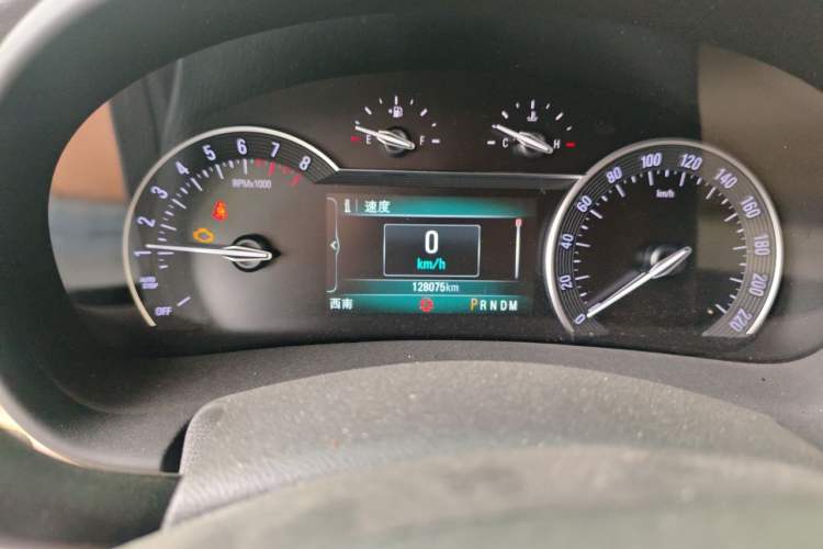 Used Buick GL8 2018 ES 28T Luxury Model China VI Standard Odometer Close Up