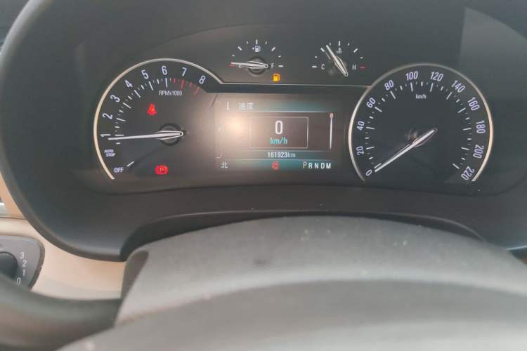 Used Buick GL8 2018 ES 28T Comfort Model China VI Standard Odometer Close Up