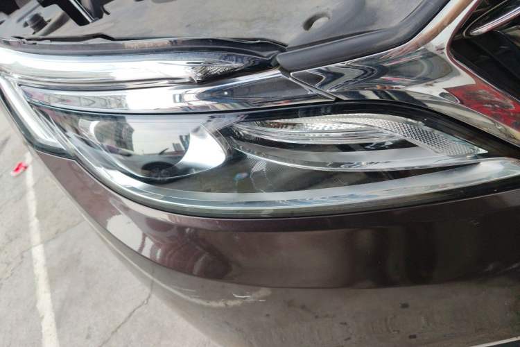 Used Buick GL8 2018 ES 28T Comfort Model China VI Standard Right Front Headlight