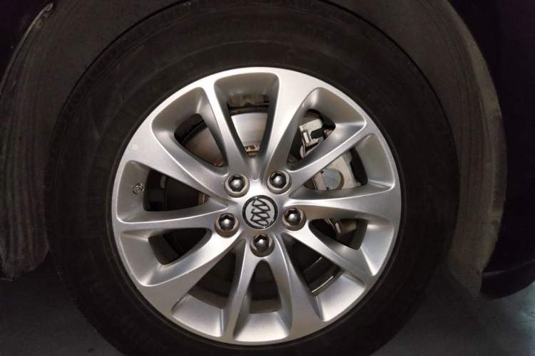 Used Buick GL8 2018 ES 28T Comfort Model China VI Standard Right Front Wheel Hub