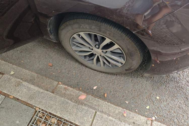 Used Buick GL8 2018 ES 28T Luxury Model China VI Standard Right Front Wheel Hub