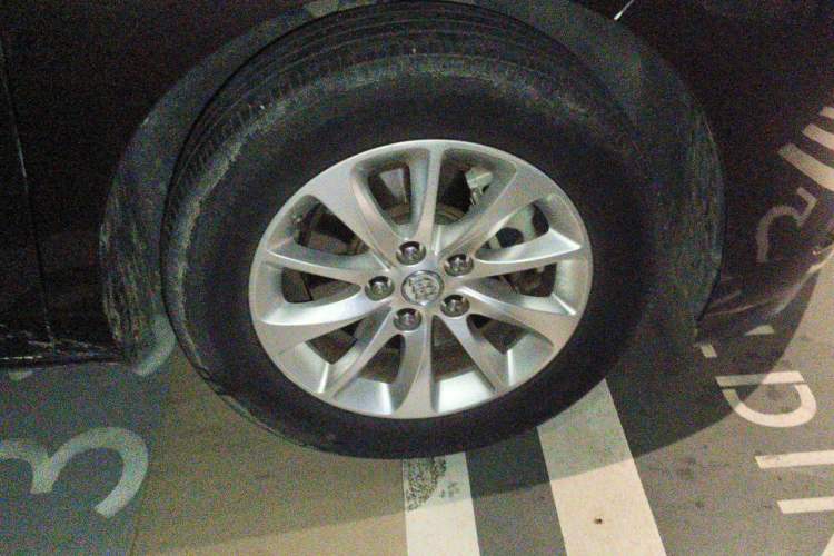 Used Buick GL8 2018 ES 28T Comfort Model China VI Standard Right Front Wheel Hub
