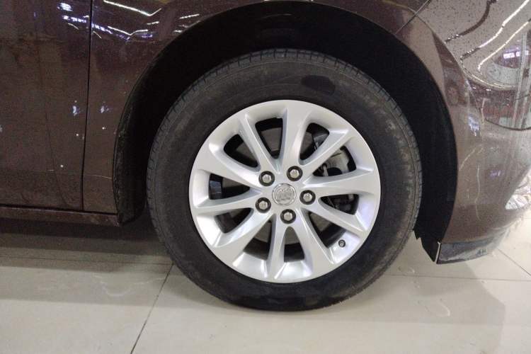 Used Buick GL8 2018 ES 28T Comfort Model China VI Standard Right Front Wheel Hub