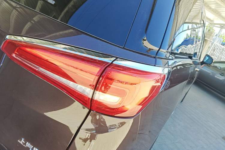 Used Buick GL8 2018 ES 28T Comfort Model China VI Standard Right Rear Taillight