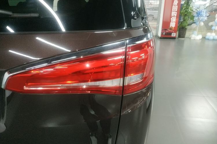 Used Buick GL8 2018 ES 28T Flagship Model China VI Standard Right Rear Taillight
