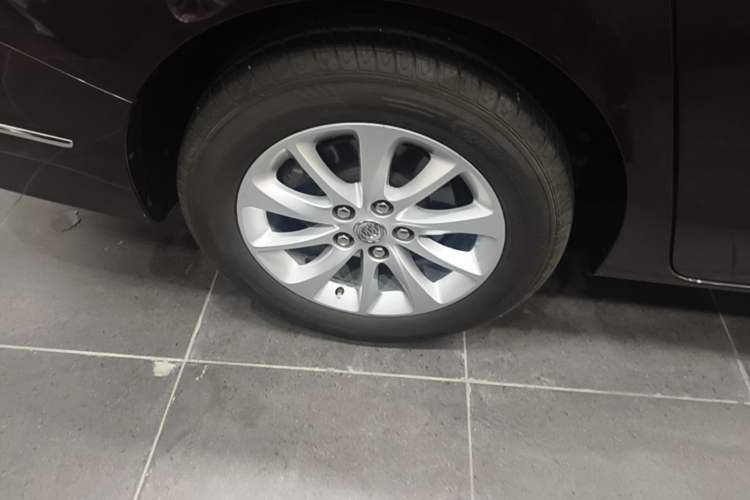 Used Buick GL8 2018 ES 28T Comfort Model China VI Standard Right Rear Wheel Hub