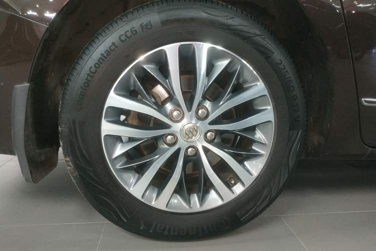 Used Buick GL8 2018 ES 28T Flagship Model China VI Standard Right Rear Wheel Hub