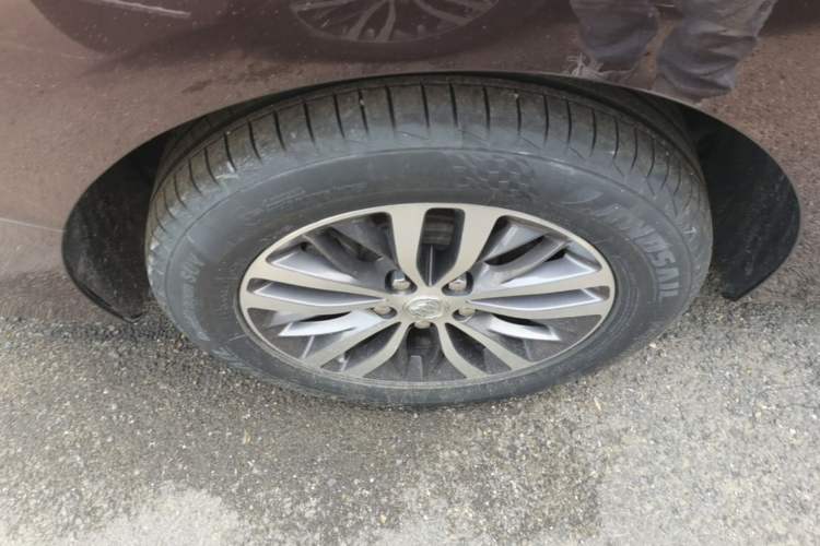 Used Buick GL8 2018 ES 28T Luxury Model China VI Standard Right Rear Wheel Hub