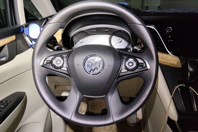 Used Buick GL8 2018 ES 28T Comfort Model China VI Standard Steering Wheel