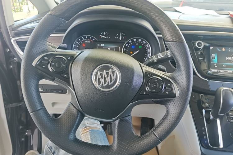 Used Buick GL8 2018 ES 28T Comfort Model China VI Standard Steering Wheel