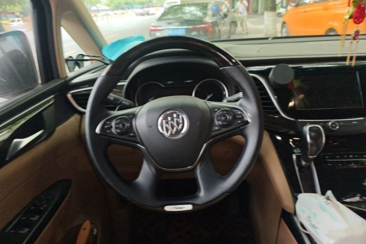 Used Buick GL8 2018 ES 28T Luxury Model China VI Standard Steering Wheel