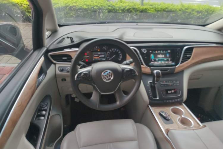 Used Buick GL8 2018 ES 28T Comfort Model China VI Standard Steering Wheel