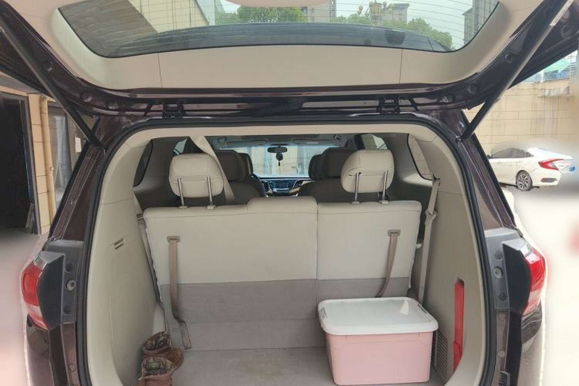 Used Buick GL8 2018 ES 28T Comfort Model China VI Standard Trunk