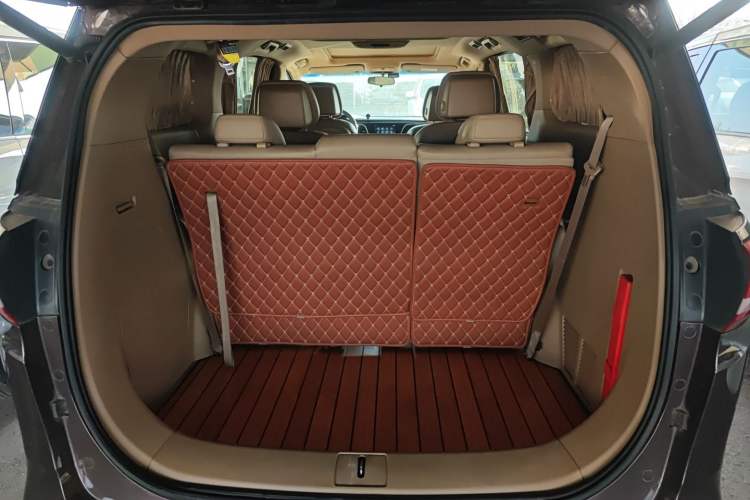 Used Buick GL8 2018 ES 28T Premium Model China VI Standard Trunk