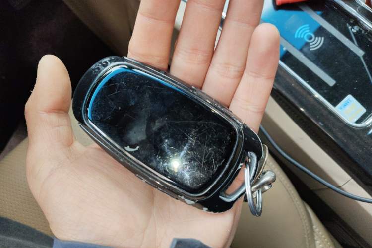 Used Buick GL8 2018 ES 28T Luxury Model China VI Standard Vehicle Key