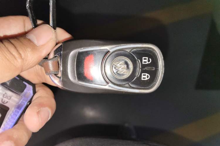 Used Buick GL8 2018 ES 28T Comfort Model China VI Standard Vehicle Key