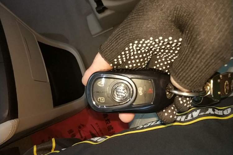 Used Buick GL8 2018 ES 28T Comfort Model China VI Standard Vehicle Key