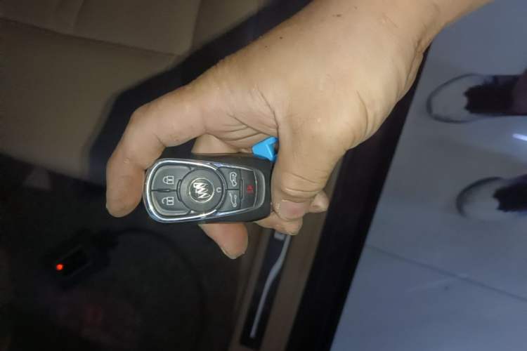 Used Buick GL8 2018 ES 28T Flagship Model China VI Standard Vehicle Key