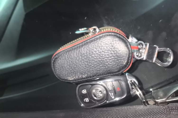 Used Buick GL8 2018 ES 28T Luxury Model China VI Standard Vehicle Key