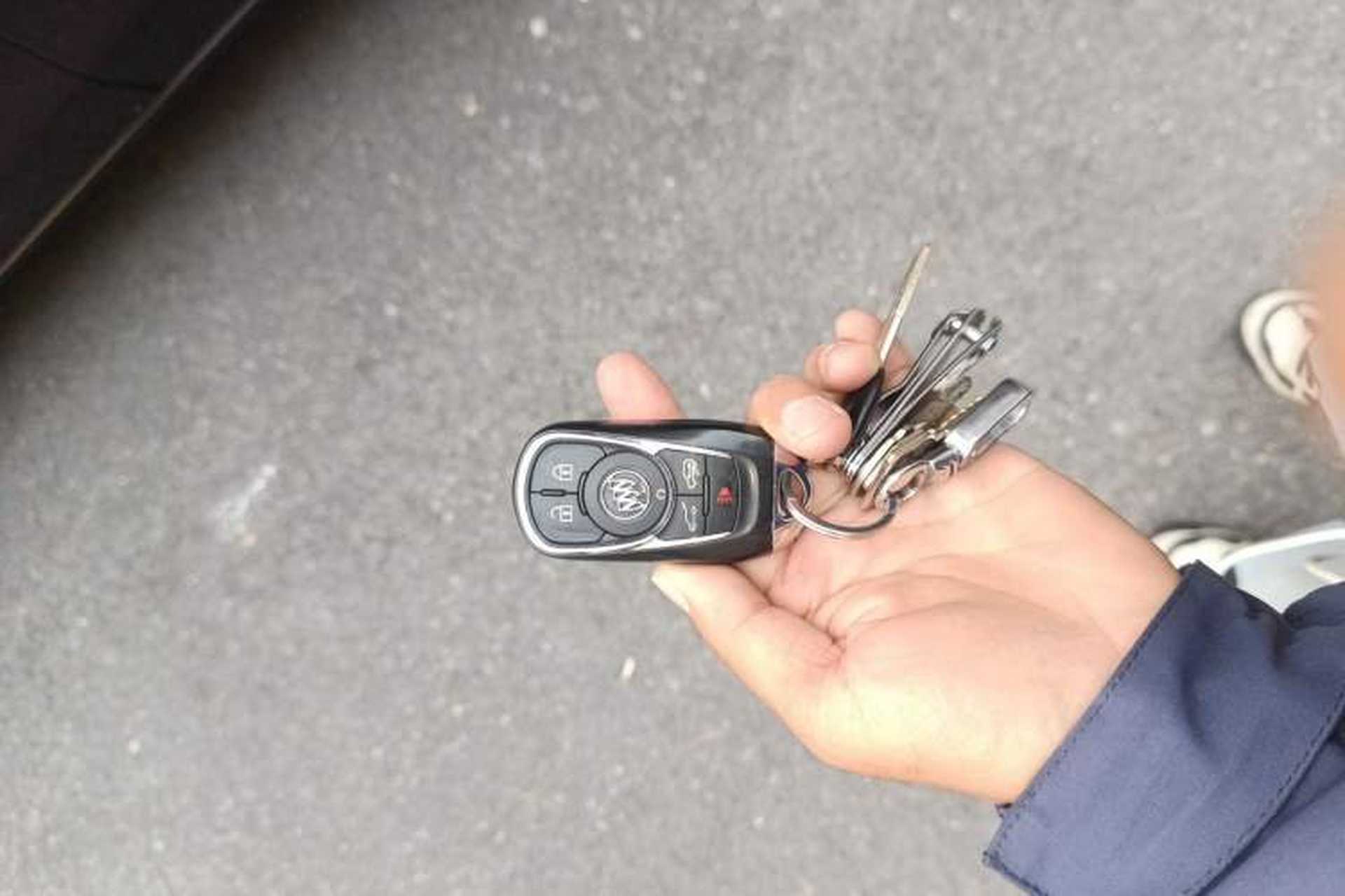 Used Buick GL8 2018 ES 28T Luxury Model China VI Standard Vehicle Key