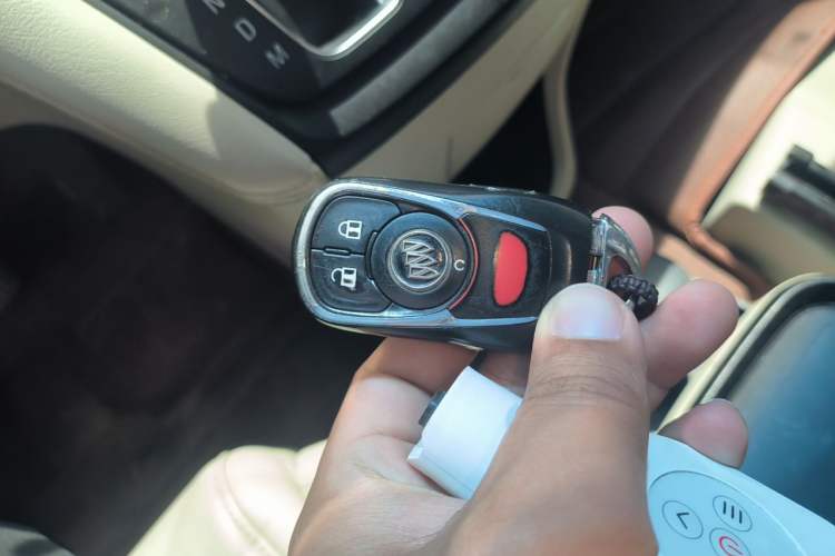 Used Buick GL8 2018 ES 28T Comfort Model China VI Standard Vehicle Key