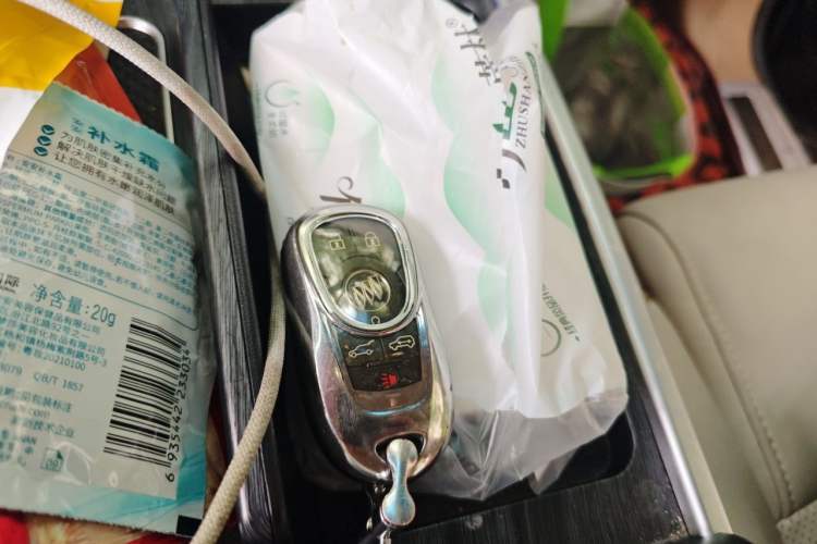 Used Buick GL8 2018 ES 28T Luxury Model China VI Standard Vehicle Key