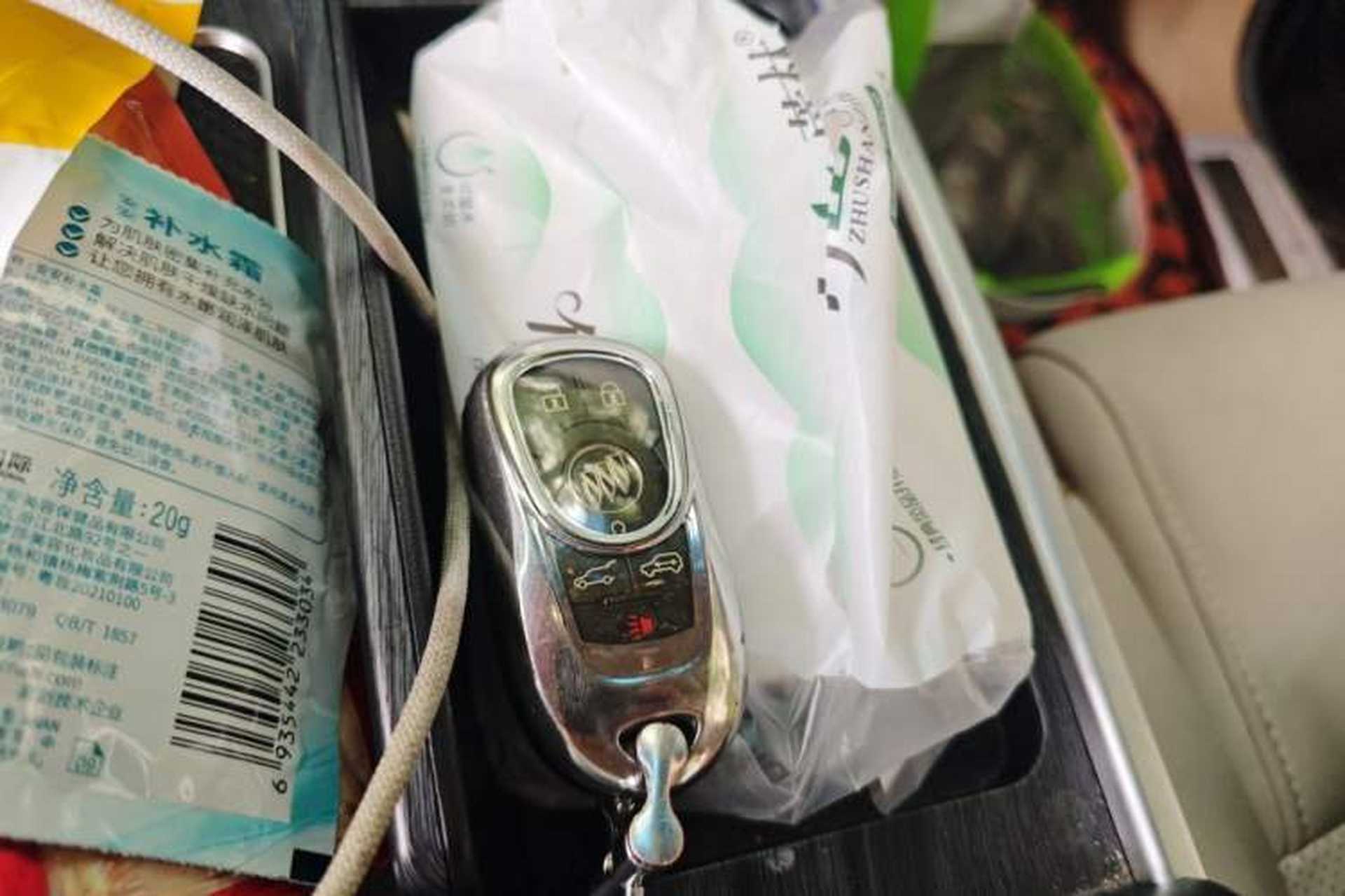 Used Buick GL8 2018 ES 28T Luxury Model China VI Standard Vehicle Key