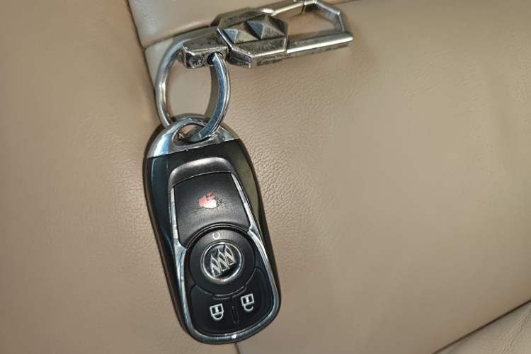 Used Buick GL8 2018 ES 28T Premium Model China VI Standard Vehicle Key