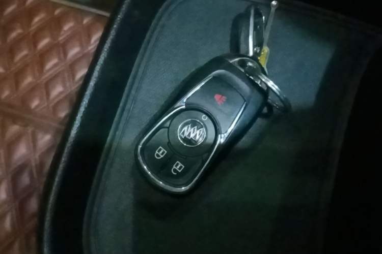 Used Buick GL8 2018 ES 28T Premium Model China VI Standard Vehicle Key