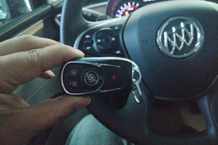 Used Buick GL8 2018 ES 28T Comfort Model China VI Standard Vehicle Key