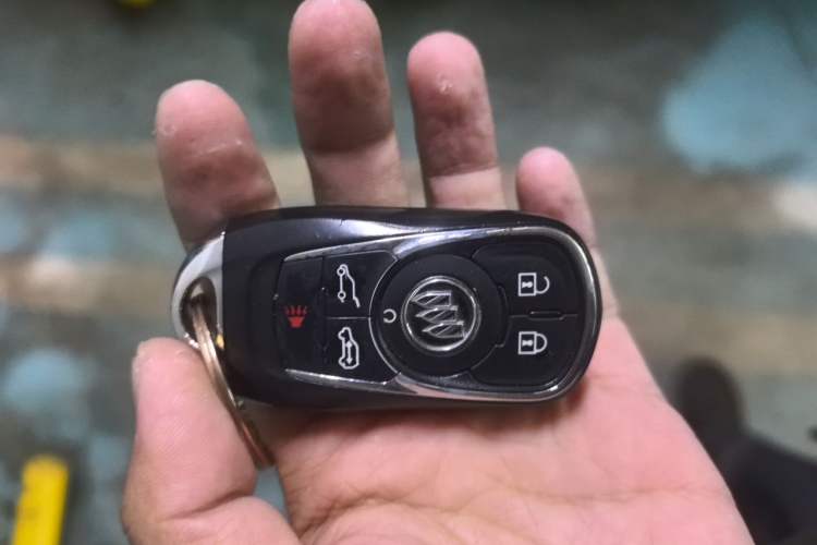 Used Buick GL8 2018 ES 28T Luxury Model China VI Standard Vehicle Key