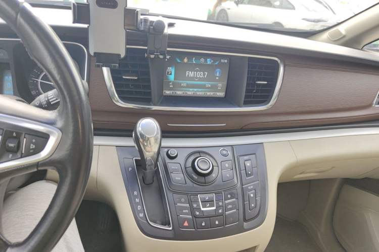 Used Buick GL8 2018 28T Prestige Version China VI Standard Audio And AC Panel