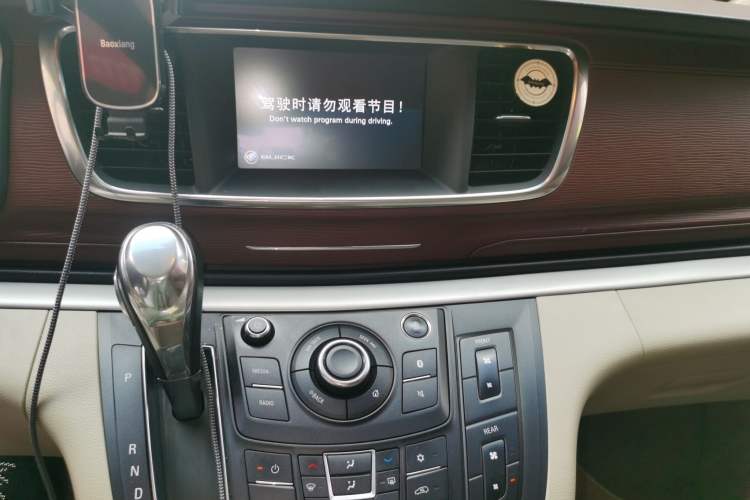 Used Buick GL8 2018 28T Comfort Model China VI Standard Audio And AC Panel