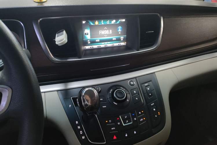Used Buick GL8 2018 28T Comfort Model China VI Standard Audio And AC Panel