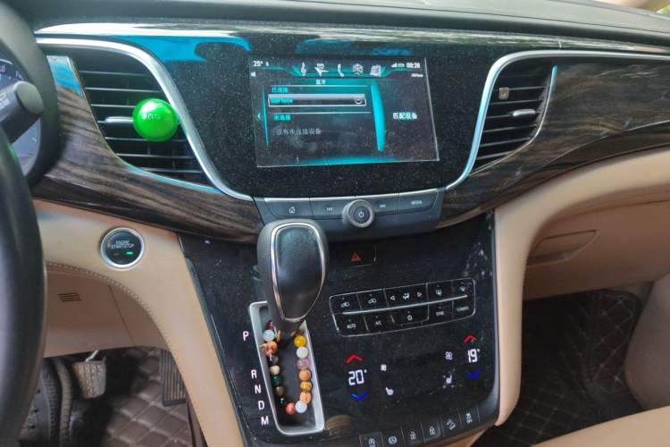 Used Buick GL8 2018 ES 28T Luxury Model China VI Standard Audio And AC Panel