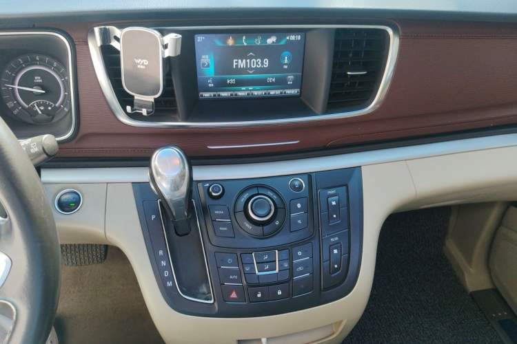 Used Buick GL8 2018 28T Luxury Model China VI Standard Audio And AC Panel