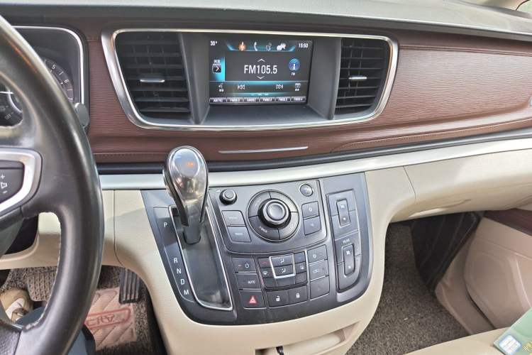 Used Buick GL8 2018 28T Luxury Model China VI Standard Audio And AC Panel