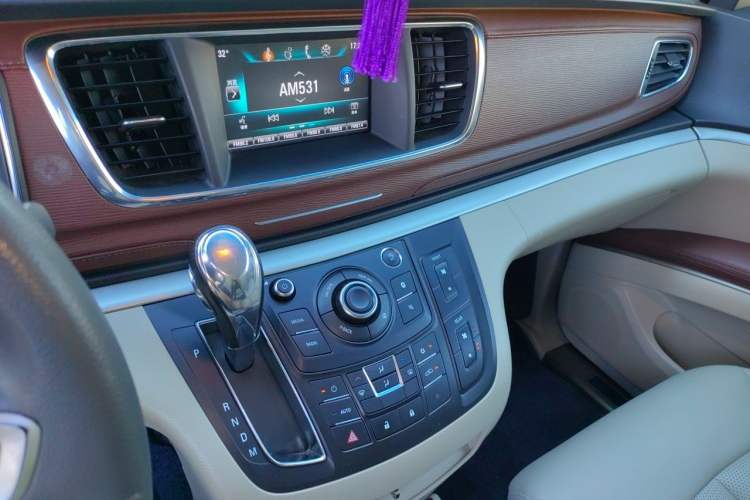 Used Buick GL8 2018 ES 28T Comfort Model China VI Standard Audio And AC Panel