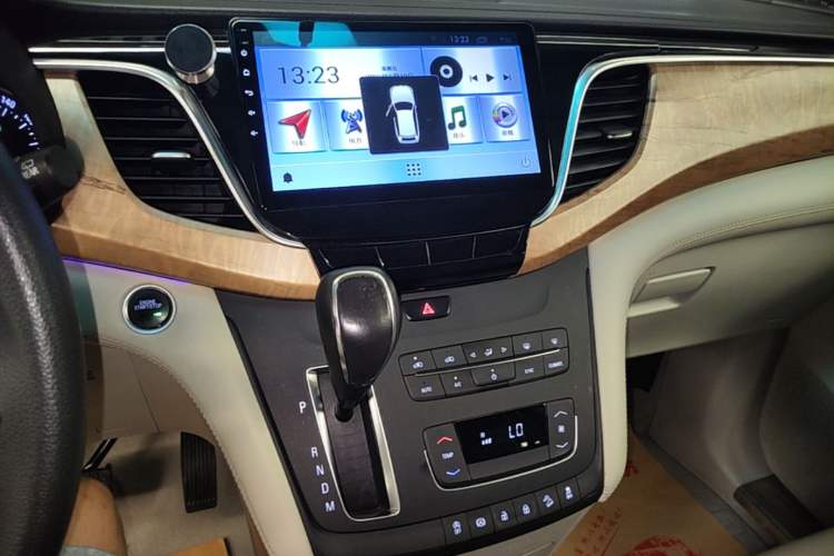 Used Buick GL8 2018 ES 28T Comfort Model China VI Standard Audio And AC Panel