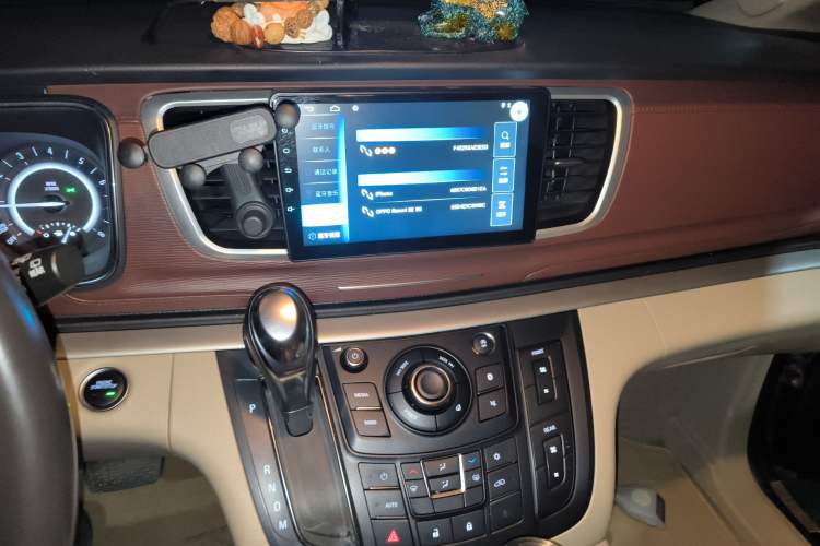 Used Buick GL8 2018 28T Luxury Model China VI Standard Audio And AC Panel