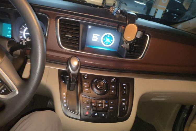 Used Buick GL8 2018 28T Comfort Model China VI Standard Audio And AC Panel