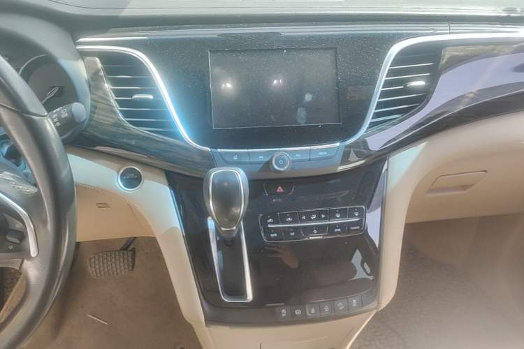 Used Buick GL8 2018 ES 28T Luxury Model China VI Standard Audio And AC Panel