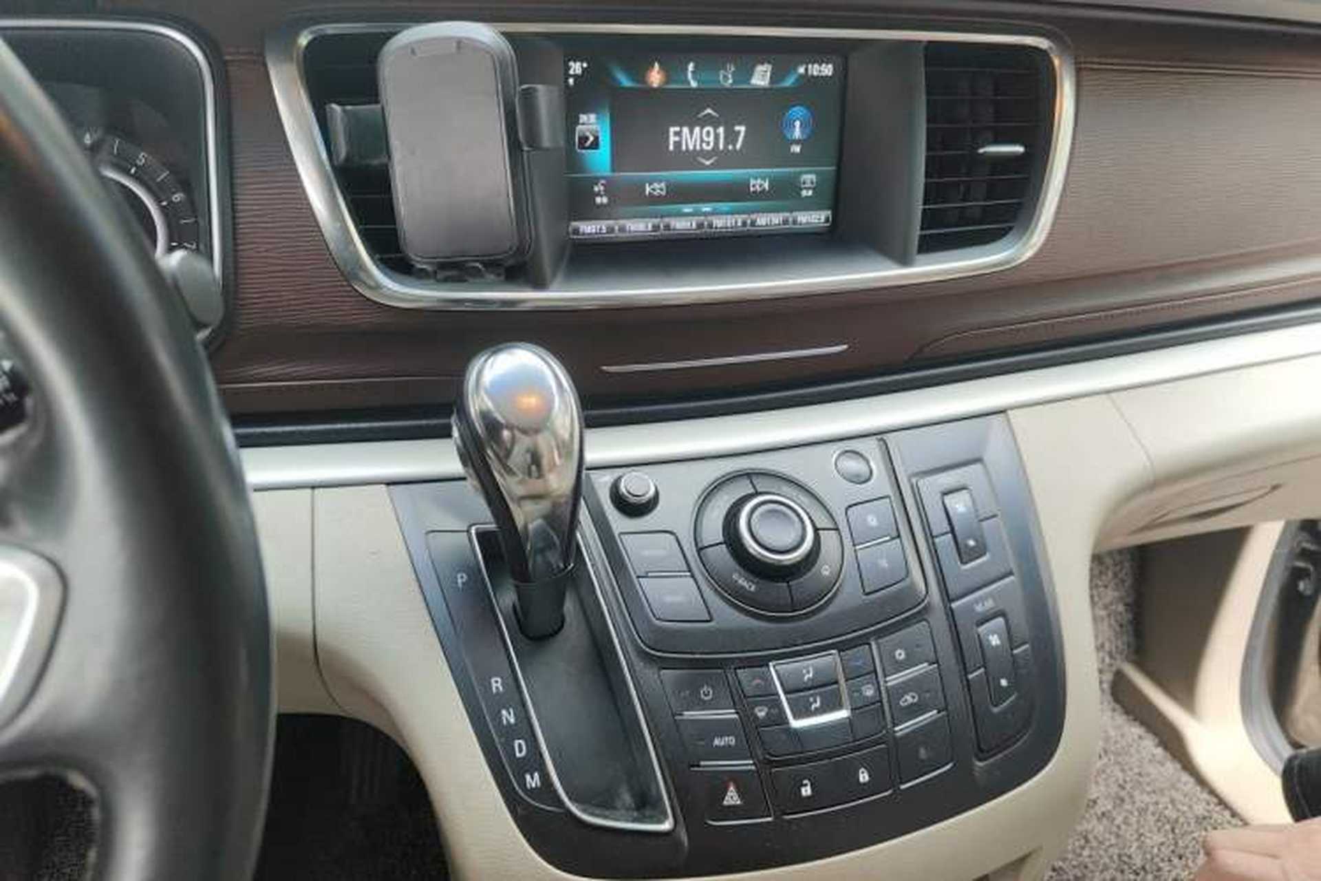 Used Buick GL8 2018 28T Luxury Model China VI Standard Audio And AC Panel