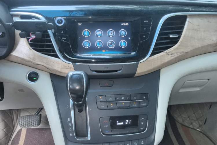 Used Buick GL8 2018 ES 28T Comfort Model China VI Standard Audio And AC Panel