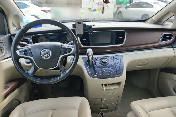 Used Buick GL8 2018 28T Prestige Version China VI Standard Center Console