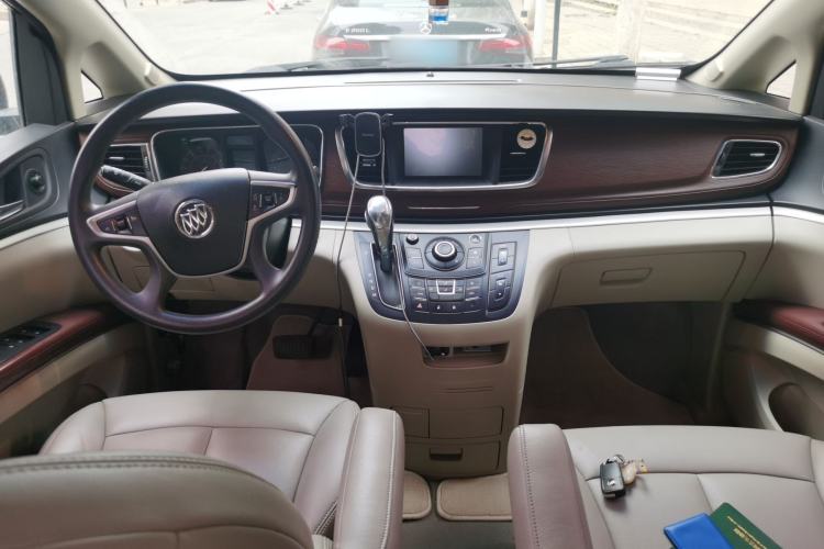 Used Buick GL8 2018 28T Comfort Model China VI Standard Center Console